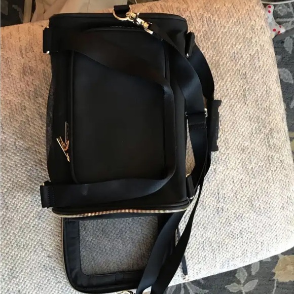 Arlo Skye Dog Carrier - Picture 2 of 4